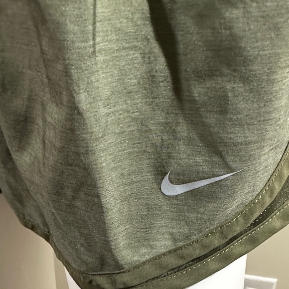 Nike Size Medium Women's Olive Green Dry Fit Shorts - Picture 3 of 6